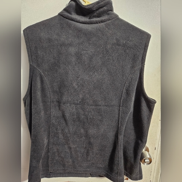 XL Women's Columbia Polyester Vest - Picture 4 of 4